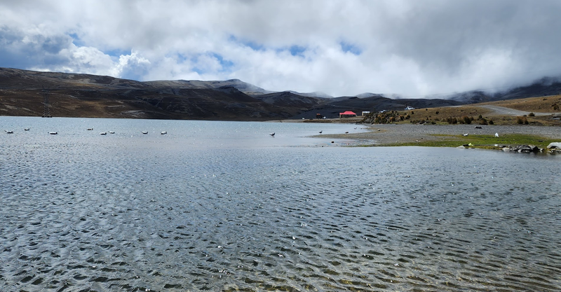 Una laguna escondida camino a un lugar secreto